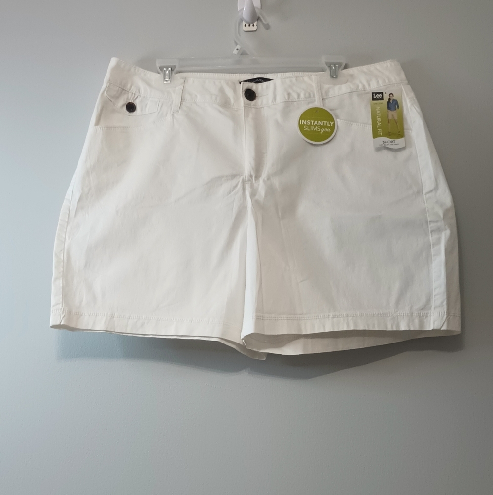 Lee Natural Fit Classic Instantly Slimming White Bermudas‎ 16M